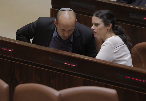 Naftali Bennett und Ayleyet Shaked von der rechtsgerichteten Partei Jüdisches Heim, die das umstrittene NGO-Gesetz eingebracht hat.