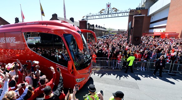 epa07564364 Liverpool's team bus arrives at the stadium before the English Premier League soccer match between Liverpool FC and Wolverhampton Wanderers FC at Anfield, Liverpool, Britain, 12 May 2019. EPA/PETER POWELL EDITORIAL USE ONLY. No use with unauthorized audio, video, data, fixture lists, club/league logos or 'live' services. Online in-match use limited to 120 images, no video emulation. No use in betting, games or single club/league/player publications
