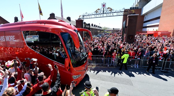 epa07564364 Liverpool&#039;s team bus arrives at the stadium before the English Premier League soccer match between Liverpool FC and Wolverhampton Wanderers FC at Anfield, Liverpool, Britain, 12 May 2 ...