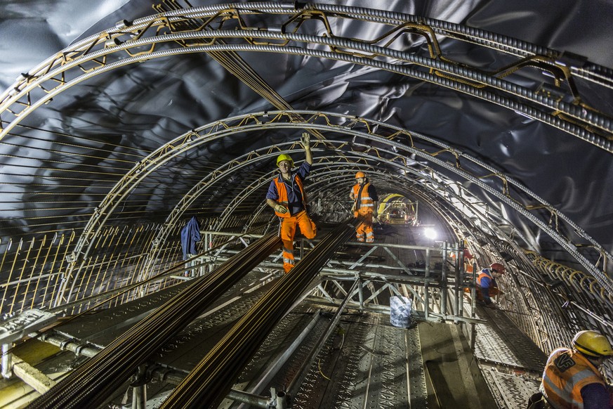 Sollte ursprünglich 2019 fertig werden: Die Bauarbeiten für den Ceneri-Basistunnel. Nun steht fest, dass es auf jeden Fall mindestens ein Jahr länger dauern wird.&nbsp;