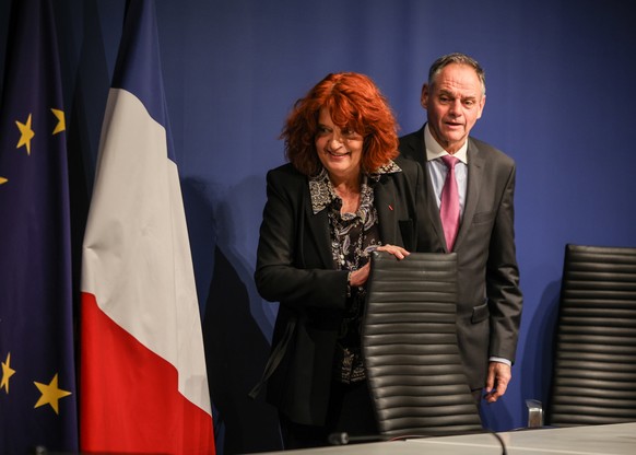 epa12490998 Paris Public Prosecutor Laure Beccuau (L) and Head of the BRB Pascal Carreau (R) hold a press conference, in Paris, France, 29 October 2025, attended by representatives of the BRB (Banditr ...