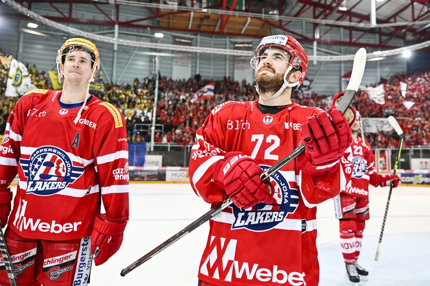 Rapperswil Roman Cervenka, links, und Gian-Marco Wetter, in Spiel 1 des Playoff 1/4 Final Eishockeyspiels der National League zwischen den Rapperswil-Jona Lakers und dem HC Davos, am Freitag, 25. Maer ...