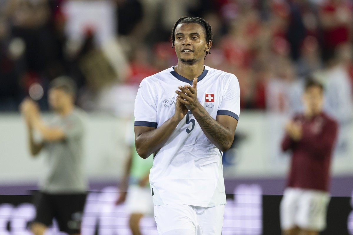 Switzerland's Manuel Akanji reacts after winning an international friendly soccer match between Switzerland and Estonia at the Swissporarena in Lucerne, Switzerland, Tuesday, June 4, 2024. (KEYST ...