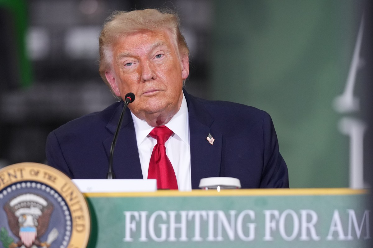 President Donald Trump speaks at Custer Farms in Chippewa Falls, Wis., Friday, June 5, 2026. (AP Photo/Mark Schiefelbein)
Trump