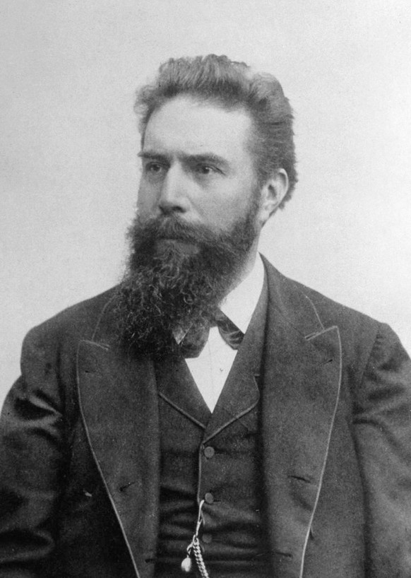 Wilhelm Conrad Röntgen (1845–1923). Er starb nach dem Ersten Weltkrieg in tiefster Armut.