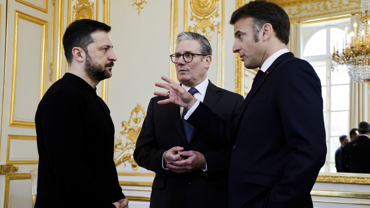 Ukraine's President Volodymyr Zelenskyy, left, French President Emmanuel Macron, right, and Britain's Prime Minister Keir Starmer speak during a trilateral meeting on the sidelines of a summ ...