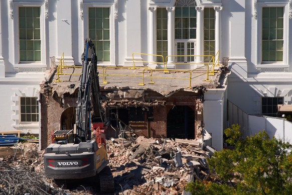 KEYPIX - Work continues on the demolition of a part of the East Wing of the White House, Thursday, Oct. 23, 2025, in Washington, before construction of a new ballroom. (AP Photo/Jacquelyn Martin)