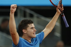 Dominic Thiem gewinnt gegen den Schweizer in drei Sätzen.