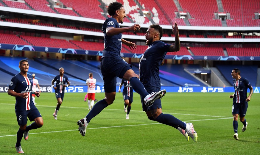 epa08611405 Marquinhos (C-L) of PSG celebrates with teammate Neymar (C-R) after scoring the 1-0 lead during the UEFA Champions League semi final match between RB Leipzig and Paris Saint-Germain in Lis ...