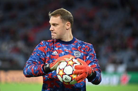 29.09.2021, Bayern, M�nchen: Fu�ball: Champions League, Bayern M�nchen - Dynamo Kiew, Gruppenphase, Gruppe E, 2. Spieltag in der Allianz Arena. M�nchens Torwart Manuel Neuer beim Aufw�rmen. Foto: Sven ...