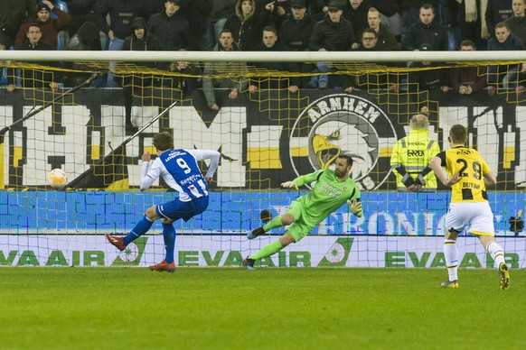 Lammers verlädt Arnheim-Goalie&nbsp;Eduardo.