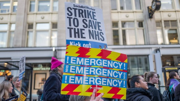 December 21, 2022: Ambulance workers and nurses are striking this week as they demand a salary rise.Nursing union gives ministers until Thursday to open pay talks as first signs emerge of bid to end d ...