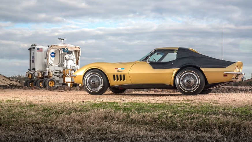 Astrovette - Apollo 12 Crew Member Alan Bean's 1969 Chevrolet Corvette

https://www.hagerty.com/media/news/meet-an-astronauts-427-corvette-stingray/