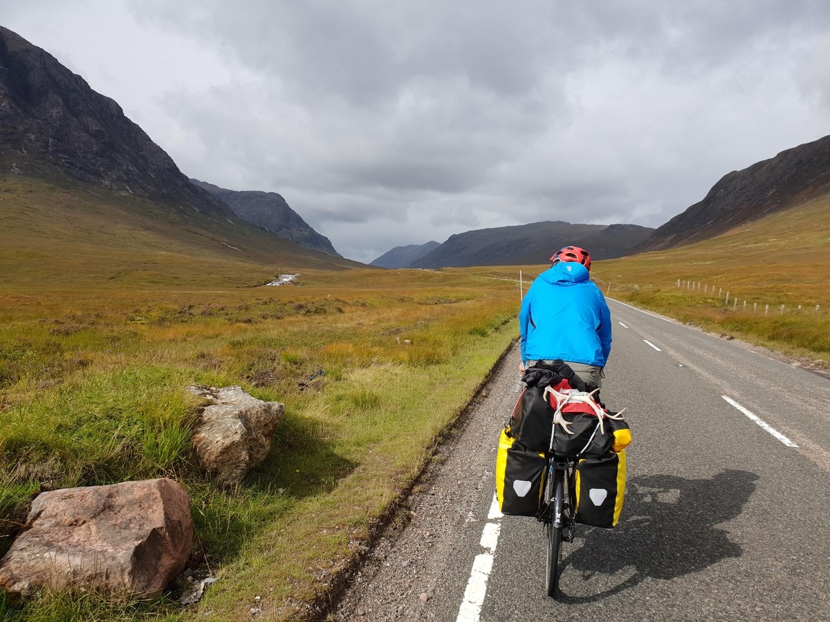 Bild 06
Schottland UK (14.09.2018):
Als wir unsere Räder von der Fähre auf schottischen Untergrund schoben, wurden wir herzlich vom Regen empfangen, welcher uns durch ganz Schottland begleitete. Wenn  ...