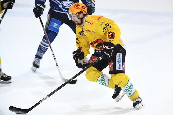 Bern&#039;s Topscorer Mark Arcobello during the preliminary round game of National League A (NLA) Swiss Championship 2016/17 between HC Ambri Piotta and SC Bern, at the ice stadium Valascia in Ambri,  ...