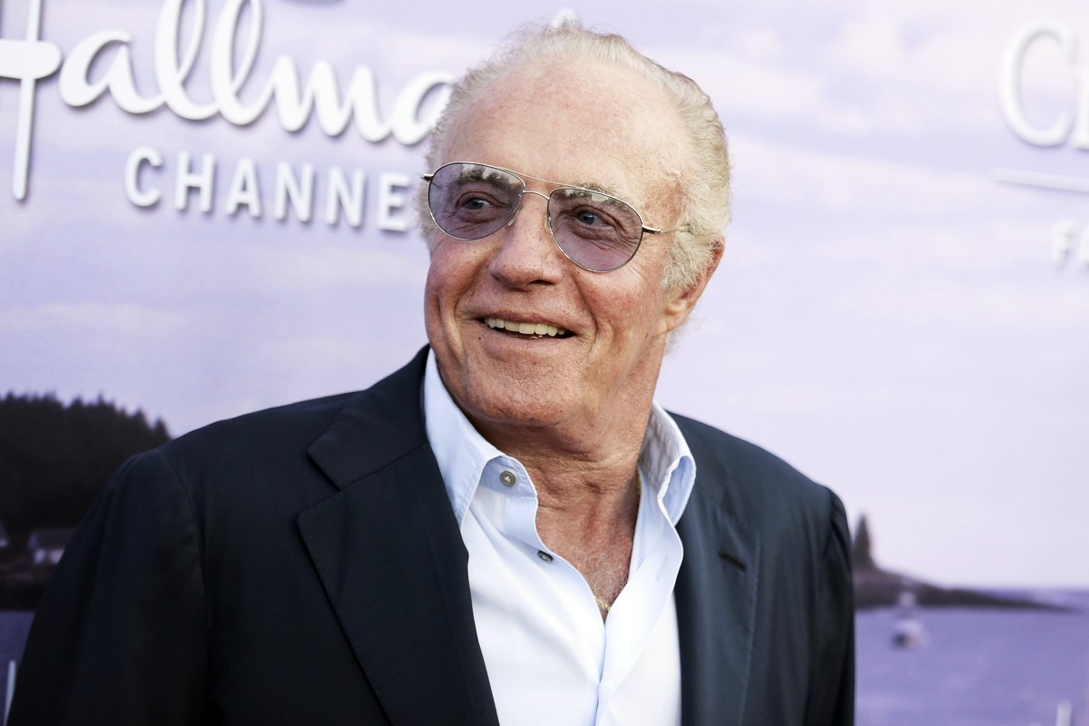 FILE - James Caan attends the 2016 Summer TCA "Hallmark Event" on July 27, 2016, in Beverly Hills, Calif. Caan, whose roles included "The Godfather," "BrianÄôs Song" and ...