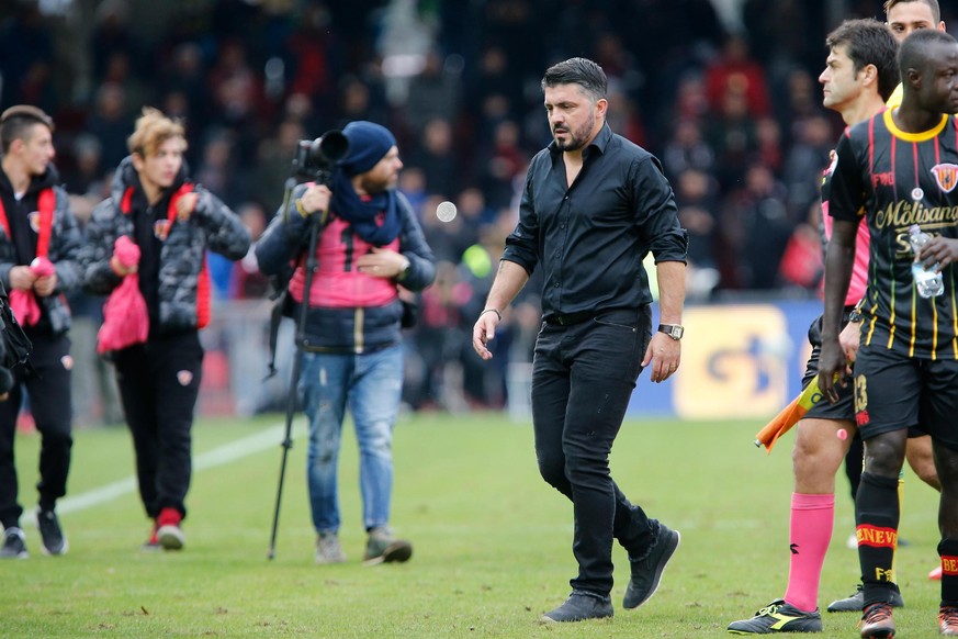 epa06365263 Milan&#039;s coach Gennaro Gattuso shows his dejection at the end of the Italian Serie A soccer match Benevento Calcio vs AC Milan at Ciro Vigorito stadium in Benevento, Italy, 03 December ...