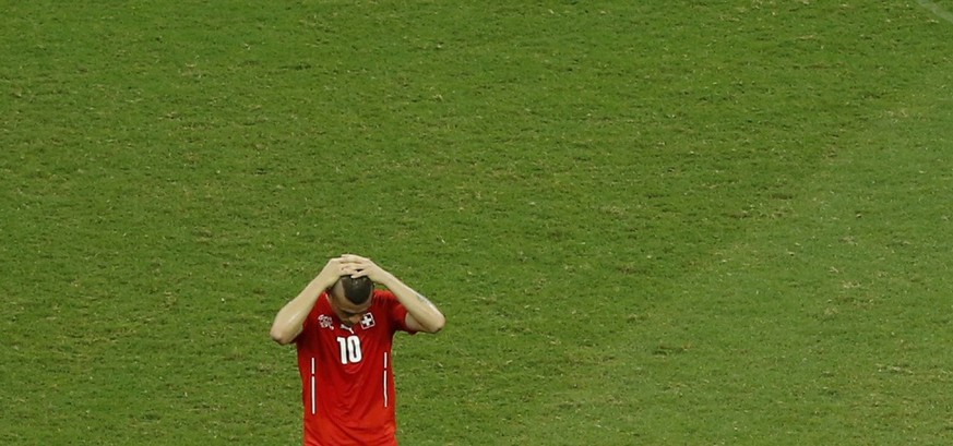 20. Juni 2014: Granit Xhaka (hier beim 2:5 gegen Frankreich) erhält von Hitzfeld stets von Neuem eine Chance, doch er kann die Erwartungen nur sehr selten erfüllen.