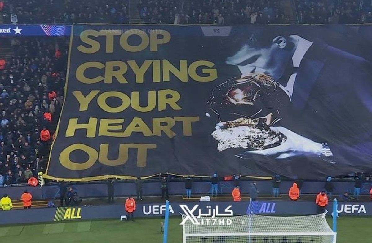 Das grosse Banner der ManCity-Fans als Provokation in Richtung Vinicius.