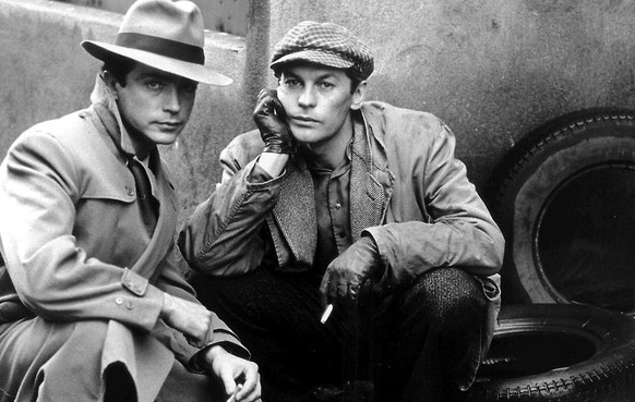 Udo Kier (l.) mit Helmut Berger beim Dreh zu «Das fünfte Gebot» von Duccio Tessari, 1978.