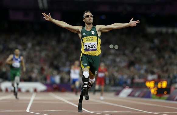 FILE - In this Saturday, Sept. 8, 2012 file photo, South Africa&#039;s Oscar Pistorius wins gold in the men&#039;s 400-meter T44 final at the 2012 Paralympics, in London. The man who racing commentato ...