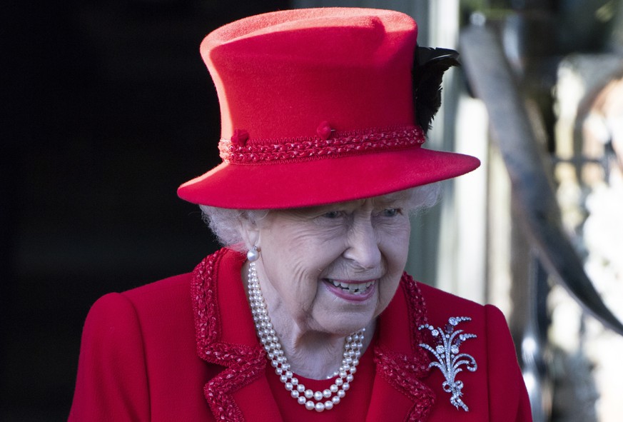 epa08089965 Britain&#039;s Queen Elizabeth II attends the Christmas Day morning church service at St. Mary Magdalene Church in Sandringham, Norfolk, Britain, 25 December 2019. EPA/STR UK OUT - SHUTTER ...