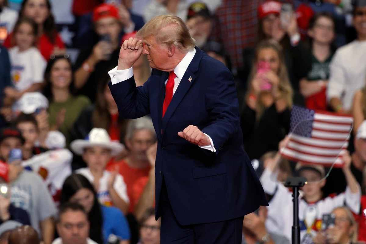 President Donald Trump dances as he departs after speaking during a campaign rally at McMorran Place Arena in Port Huron, Mich., Sunday, Oct. 25, 2026. (AP Photo/Duane Burleson)
Trump