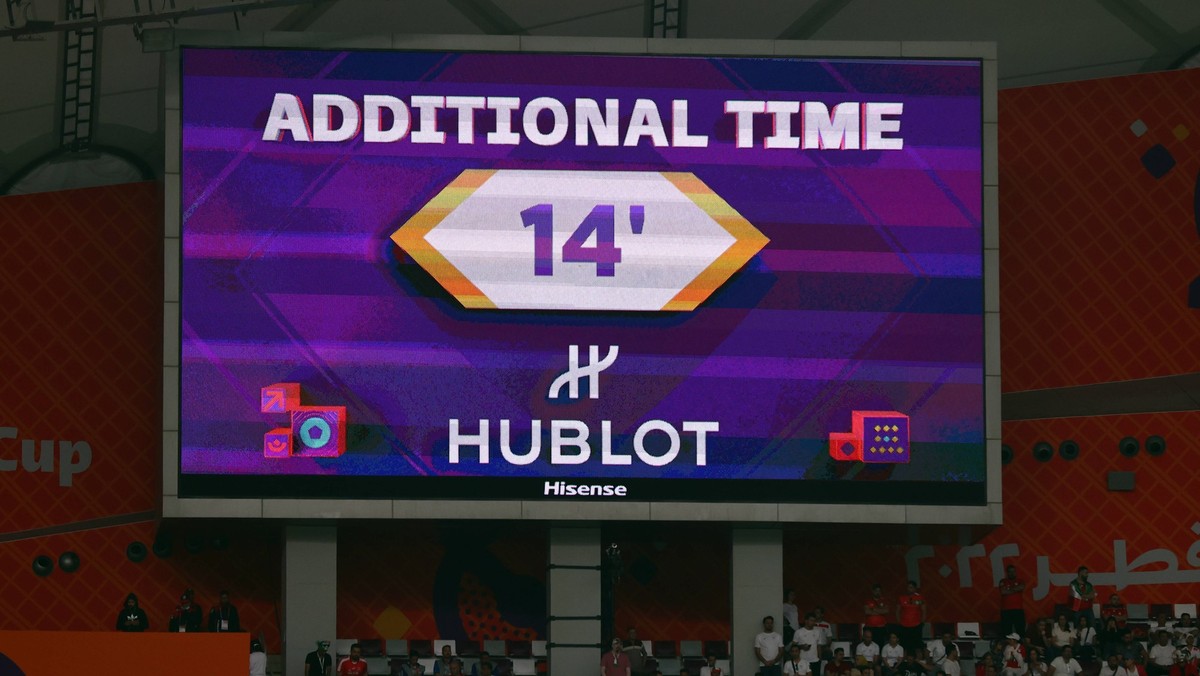 Sport Bilder des Tages Doha, Qatar, 21st November 2022. First half extra time added on during the FIFA World Cup, WM, Weltmeisterschaft, Fussball match at Khalifa International Stadium, Doha. Picture  ...