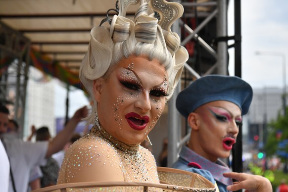 epa10696624 People take part in the 22nd Equality Parade in Warsaw, Poland, 17 June 2023. EPA/Andrzej Lange POLAND OUT