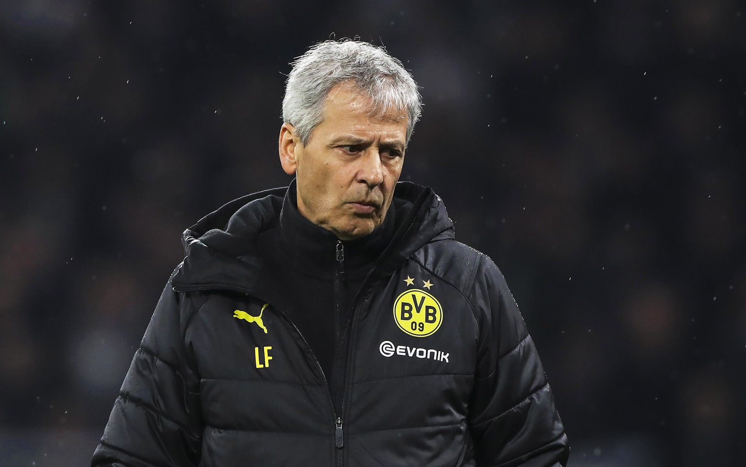 epa07934252 Dortmund&#039;s head coach Lucien Favre reacts during the German Bundesliga soccer match between Borussia Dortmund and Borussia Moenchengladbach in Dortmund, Germany, 19 October 2019. EPA/ ...