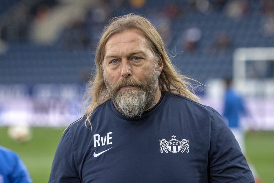 Der Assistenztrainer von Zuerich, Rene Van Eck beim Super League Meisterschaftsspiel zwischen dem FC Luzern und dem FC Zuerich vom Mittwoch, 19. Mai 2019 in Luzern. (KEYSTONE/Urs Flueeler)