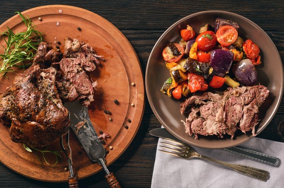 leg of lamb lammfleisch gigot lammkeule essen food kochen fleisch ostern weihnachten