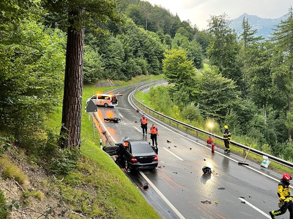 Am 13.08.2023 um 19 Uhr ist es auf der Malixerstrasse oberhalb dem
Araschgerrank zu einer Frontalkollision zwischen einem Auto und einem Motorrad
gekommen. Der 43-jährige Motorradlenker ist dabei ums  ...