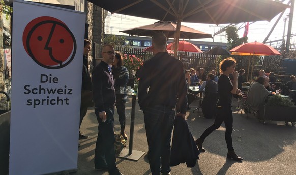 Meinungsaustausch im Bogen F in Zürich – 1400 Personen beteiligten sich an der Aktion «Die Schweiz spricht».