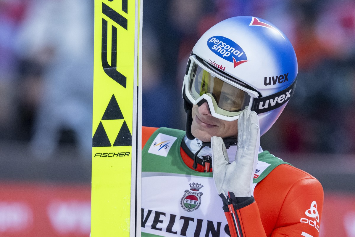 Gregor Deschwanden of Switzerland during the men's FIS Ski Jumping World Cup competition at the Gross-Titlis Schanze on Saturday December 20, 2025 in Engelberg, Switzerland. (KEYSTONE/Urs Flueele ...