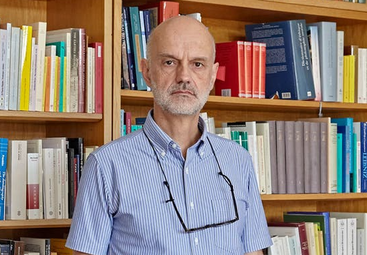 Francis Cheneval est titulaire de la chaire de philosophie politique à l'Université de Zurich. Il mène des recherches sur le concept et la justification de l'autorité politique, la théorie d ...