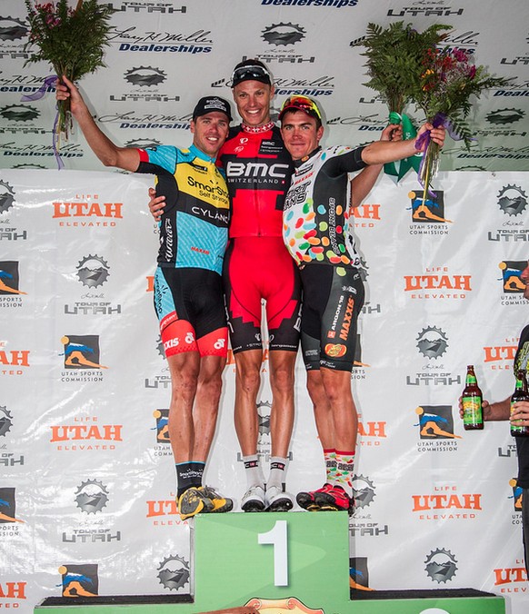 Siegerlächeln: Schär mit dem neuen Gesamtleader&nbsp;Jure Kocjan (links) und dem Etappendritten&nbsp;Serghei Tvetcov.