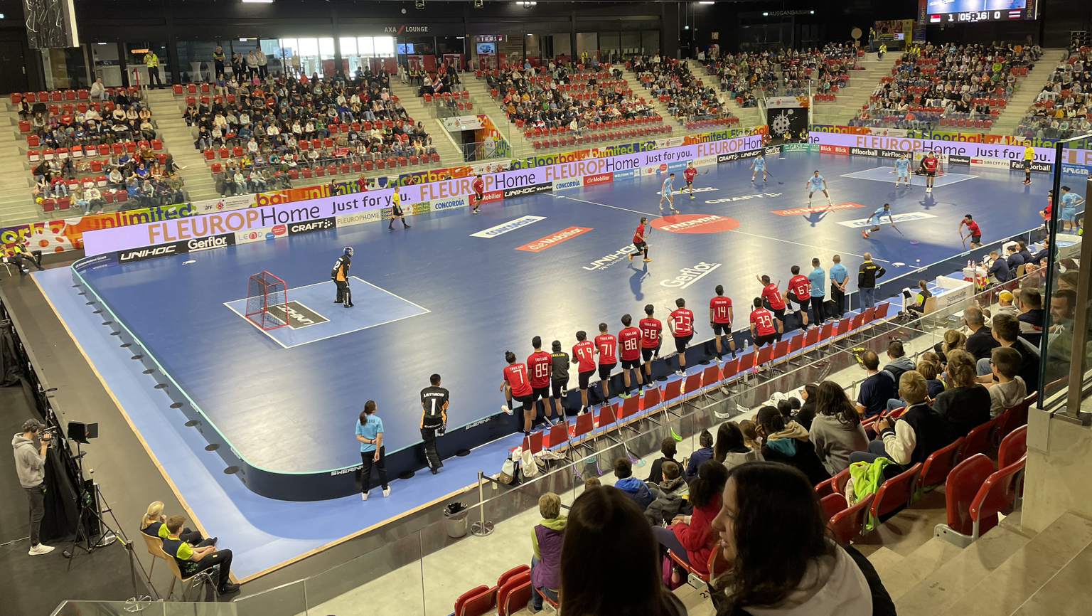 AXA Arena Winterthur: Die Fans beim Spiel an der Unihockey-WM zwischen Thailand und Singapur.