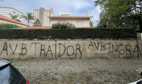 Vandalismus auf dem Anwesen von Villas-Boas.