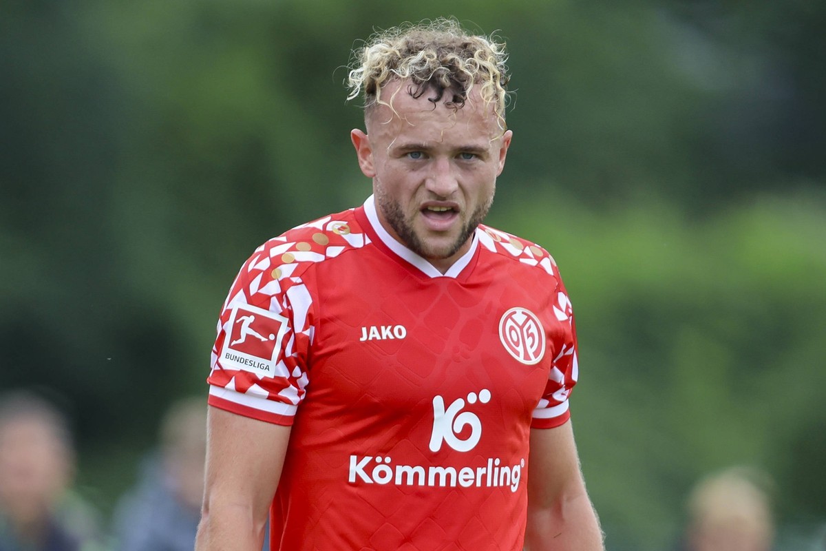 Benedict Hollerbach 1. FSV Mainz 05 schaut enttaeuscht, Pre-Season Friendly, 1. FSV Mainz 05 vs Crystal Palace, Rasenplatz am 29. July 2025 in Wals, �sterreich. Foto von Marco Steinbrenner/DeFodi Imag ...