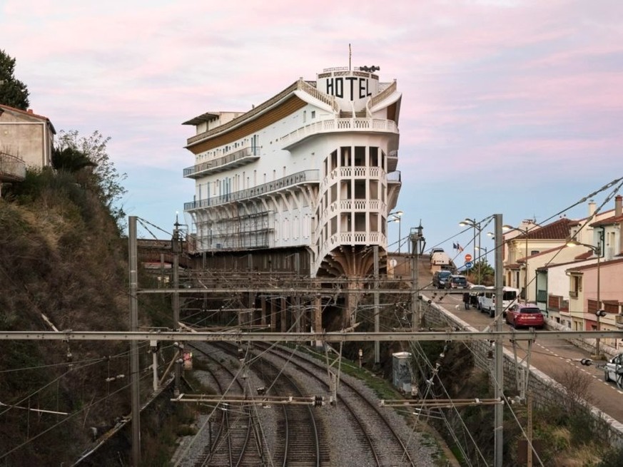 Weird France! Skurrile Gebäude und Strassenattraktionen in Frankreich. https://www.archive-arn.fr/