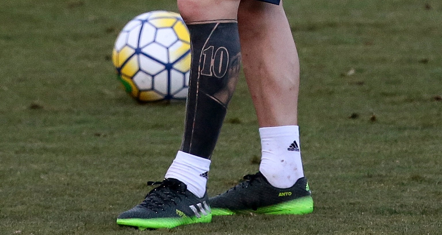 Ziemlich viel Schwarz: Lionel Messi hat sein altes Tattoo überdeckt.
