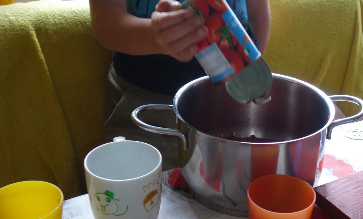 Homeschooling - wie es funktioniert und ob die Kinder gleich viel lernen und soziale Kontakte haben, zeigt ein Besuch bei einer Aargauer Familie.