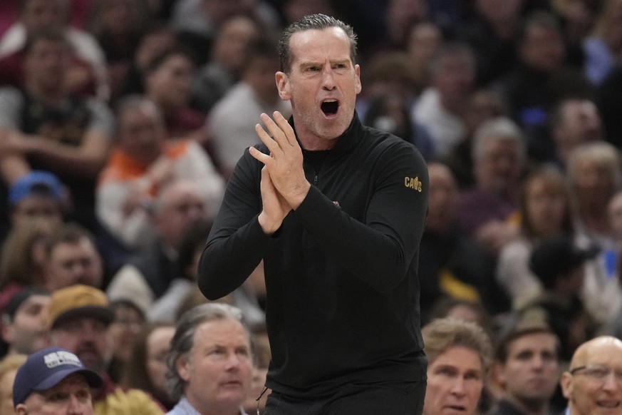 Cleveland Cavaliers head coach Kenny Atkinson shouts in the first half of an NBA basketball game against the Oklahoma City Thunder, Wednesday, Jan. 8, 2025, in Cleveland. (AP Photo/Sue Ogrocki)
Kenny  ...