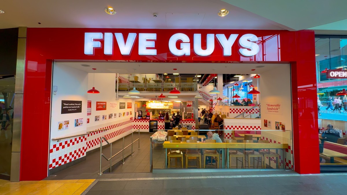 Five Guys kommt in die Deutschschweiz – so viel kostet ein Burger.