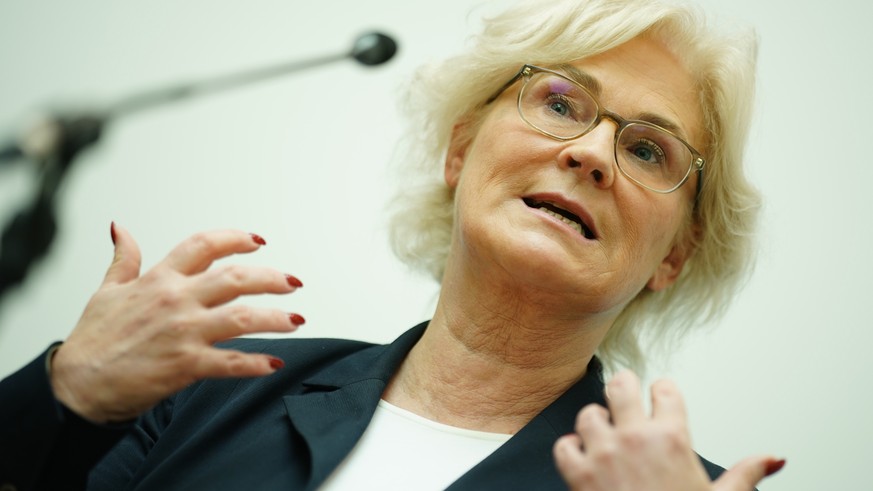 Christine Lambrecht: Why she has to go – and who might follow her Iran executes British-Iranian ex-politicians