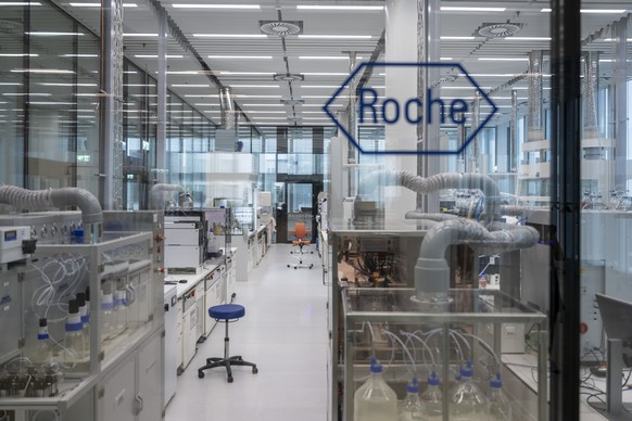 Ein Labor, fotografiert bei der Eroeffnungsfeier des neuen Roche Forschungs- und Entwicklungszentrums (pRED-Center) in Basel, am Dienstag, 10. September 2024. (KEYSTONE/Georgios Kefalas)