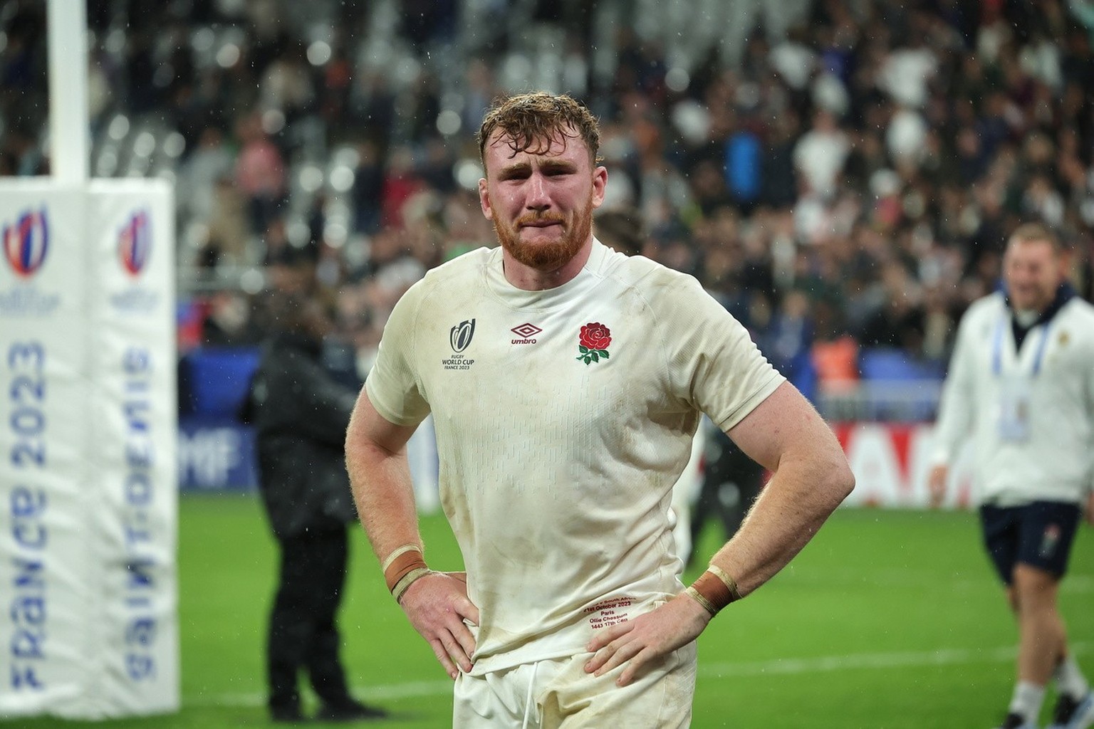 epa10931879 England&#039;s Ollie Chessum reacts after the Rugby World Cup 2023 semi final match between England and South Africa in Saint-Denis, France, 21 October 2023. EPA/CHRISTOPHE PETIT TESSON