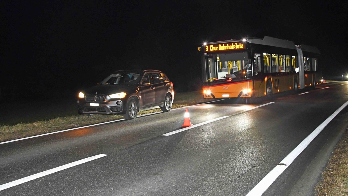 Fahrgast-bei-Unfall-zwischen-Auto-und-Postauto-in-Chur-verletzt