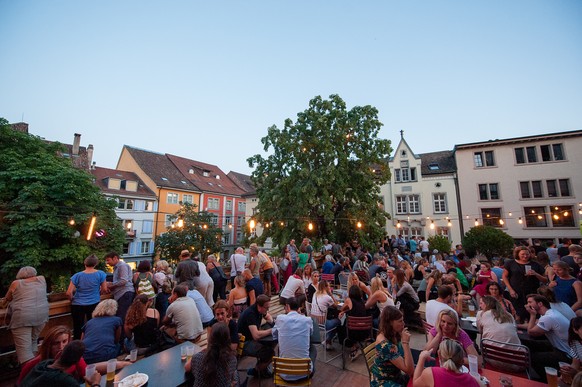 Lauschiger Arbeitsplatz am Festival.